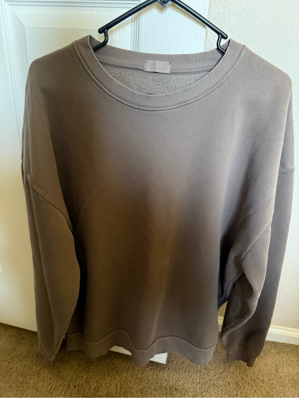 nuuds Women's Crewneck Sweatshirt in Brown